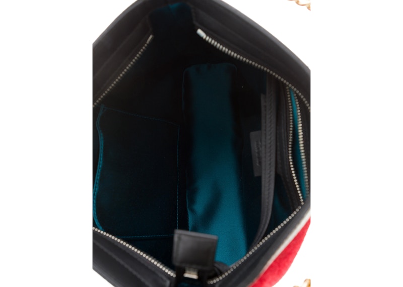 Lookbook Tas Ember Gucci Dionysus Merah