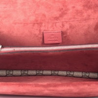 Bolso Gucci Dionysus GG Supreme Pequeño Beige/Rojo Lookbook Bolso Gucci Dionysus GG Supreme Pequeño Beige/Rojo
