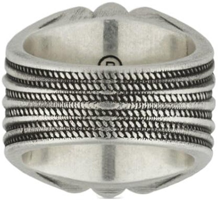 GUCCI 双G水晶花纹925银戒指 情侣款男女通用款 728428-J8749-8183 Lookbook GUCCI 双G水晶花纹925银戒指 情侣款男女通用款 728428-J8749-8183