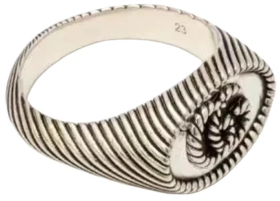 Cincin Perak GUCCI Double G Distressed Effect 925 Unisex. 631746-J8400-0701 Lookbook Cincin Perak GUCCI Double G Distressed Effect 925 Unisex. 631746-J8400-0701