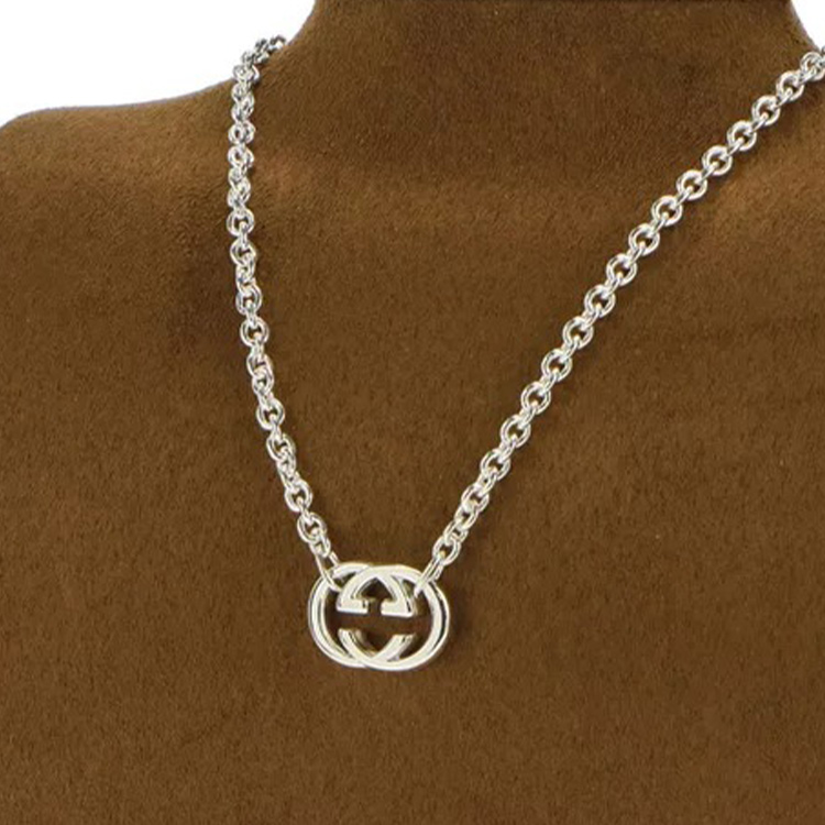 Shop GUCCI 雙G吊墜項鍊 925純銀 情侶款飾品 - 銀色 190489-J8400-8106