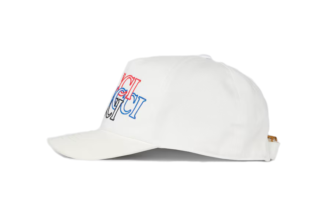 Lookbook 구찌 수놓은 로고 캔버스 캡 화이트 유니섹스 커플 스타일. 7885484HA9X9000