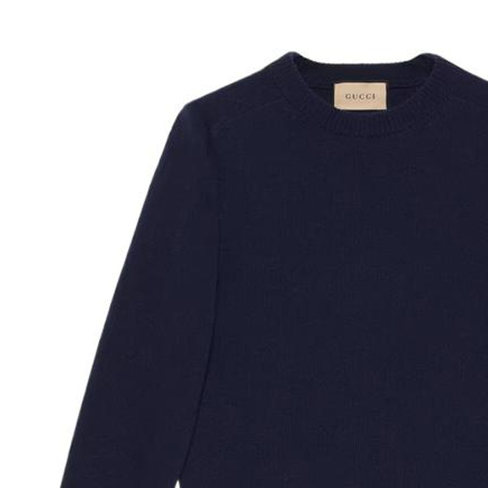 Shop GUCCI FW22 ブルー ウール セーター パッチ付き 694786 XKCD5 4804