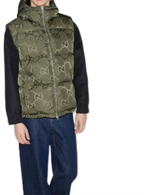 GUCCI 2022秋冬男士绿色Logo印花连帽羽绒马甲夹克 698715-Z8A53-3175 Lookbook GUCCI 2022秋冬男士绿色Logo印花连帽羽绒马甲夹克 698715-Z8A53-3175