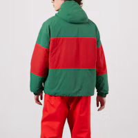 Shop GUCCI FW22 紅綠配色半拉鏈抽繩連帽外套。 708131-Z8A56-3667