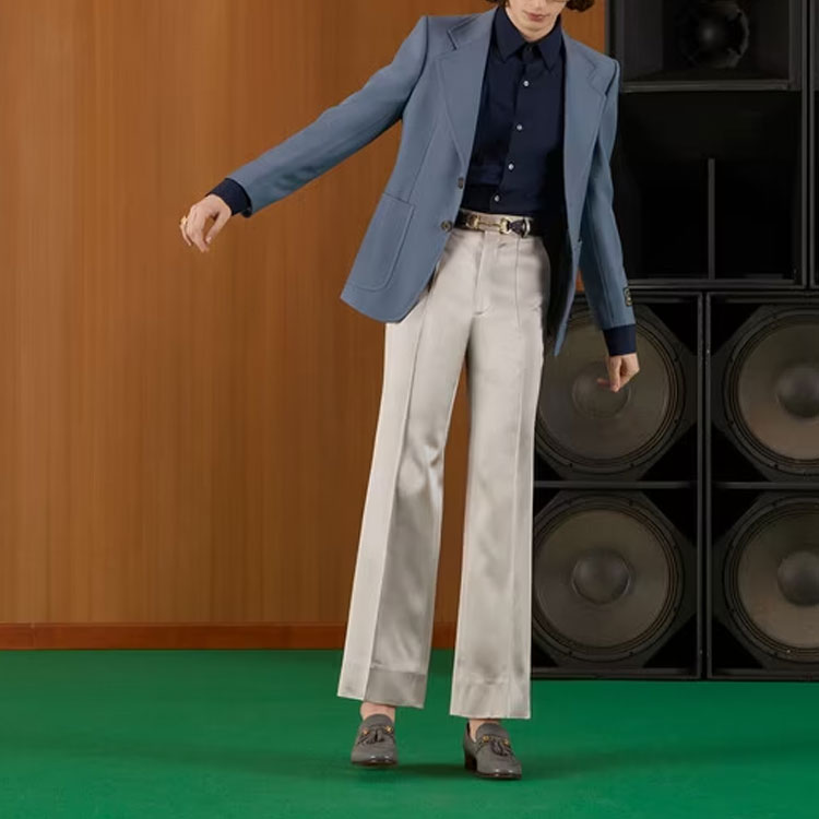 Lookbook GUCCI FW22 ソリッドカラー GG 長袖サンプロテクションシャツ ブルー 694241-ZAJK0-4240