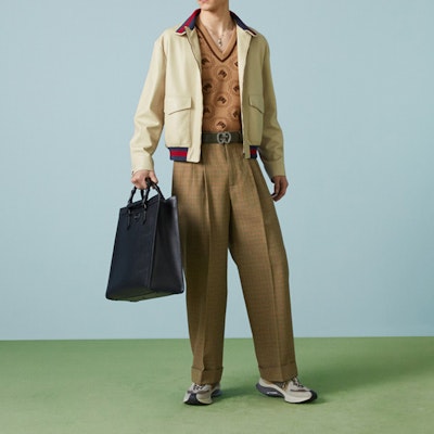 GUCCI FW23 Pantalones Rectos Casual Cuadros Marrón con Cremallera 742768-Z8BJ4-2229 Lookbook GUCCI FW23 Pantalones Rectos Casual Cuadros Marrón con Cremallera 742768-Z8BJ4-2229