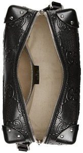 구찌 GG 엠보싱 블랙 숄더백
Lookbook 구찌 GG 엠보싱 블랙 숄더백