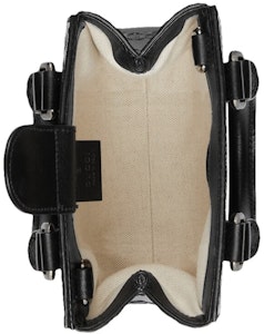 구찌 GG 엠보스 토트백 (블랙)
Lookbook 구찌 GG 엠보스 토트백 (블랙)