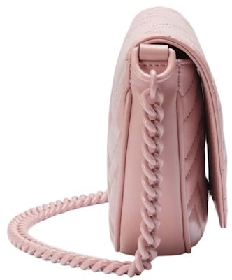 Gucci GG Marmont Matelasse Chain Mini Bag Light Pink Lookbook Gucci GG Marmont Matelasse Chain Mini Bag Light Pink