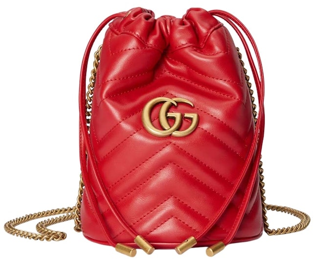 gucci-gg-marmont-matelasse-mini-bucket-bag-red
