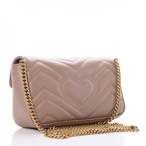 구찌 GG 마몽 마틀라세 슈퍼 미니백 (더스티 핑크)
Order 구찌 GG 마몽 마틀라세 슈퍼 미니백 (더스티 핑크)