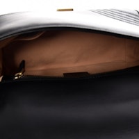 Tas Pegangan Atas Kecil Gucci GG Marmont Hitam Lookbook Tas Pegangan Atas Kecil Gucci GG Marmont Hitam