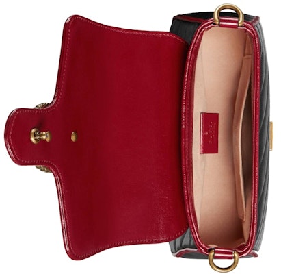 Gucci GG Marmont Top Handle Diagonal Matelasse Mini Black/Cerise Lookbook Gucci GG Marmont Top Handle Diagonal Matelasse Mini Black/Cerise