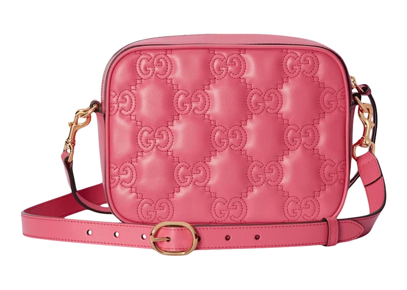 Lookbook Tas Kecil Gucci GG Matelasse Pink