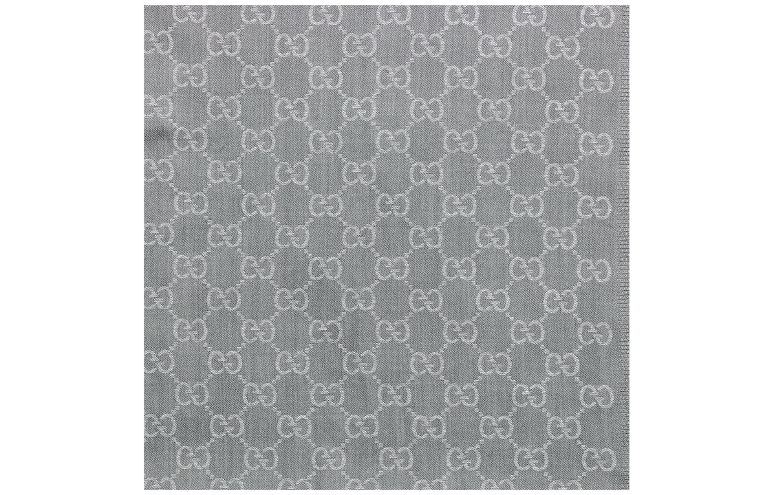 Gucci GG Monogram Wool Fringe Scarf Light Grey Unisex Couple Style 282390-3G704-1578 圖 4