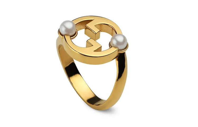 Lookbook 구찌 골드 메탈 레진 진주 크리스탈 링 유니섹스 커플 디자인. 797405JCF27