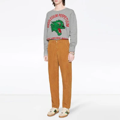 구찌 그레이 크루넥 스웻셔츠 레터 레오파드 헤드 디자인 475532X3N621111 Lookbook 구찌 그레이 크루넥 스웻셔츠 레터 레오파드 헤드 디자인 475532X3N621111