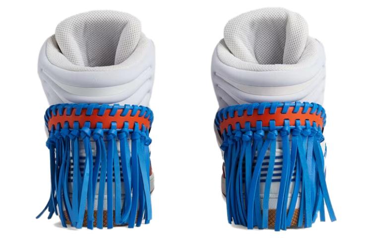 Shop Gucci High-Top Sneaker 'Fashion Putih Hujung Bulat' 723274-FAAZ5-7544