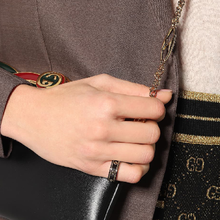 Purchase GUCCI Cincin Emas 18k Hitam Double G Ikonik Unisex Pasangan 606826-I0H11-8029