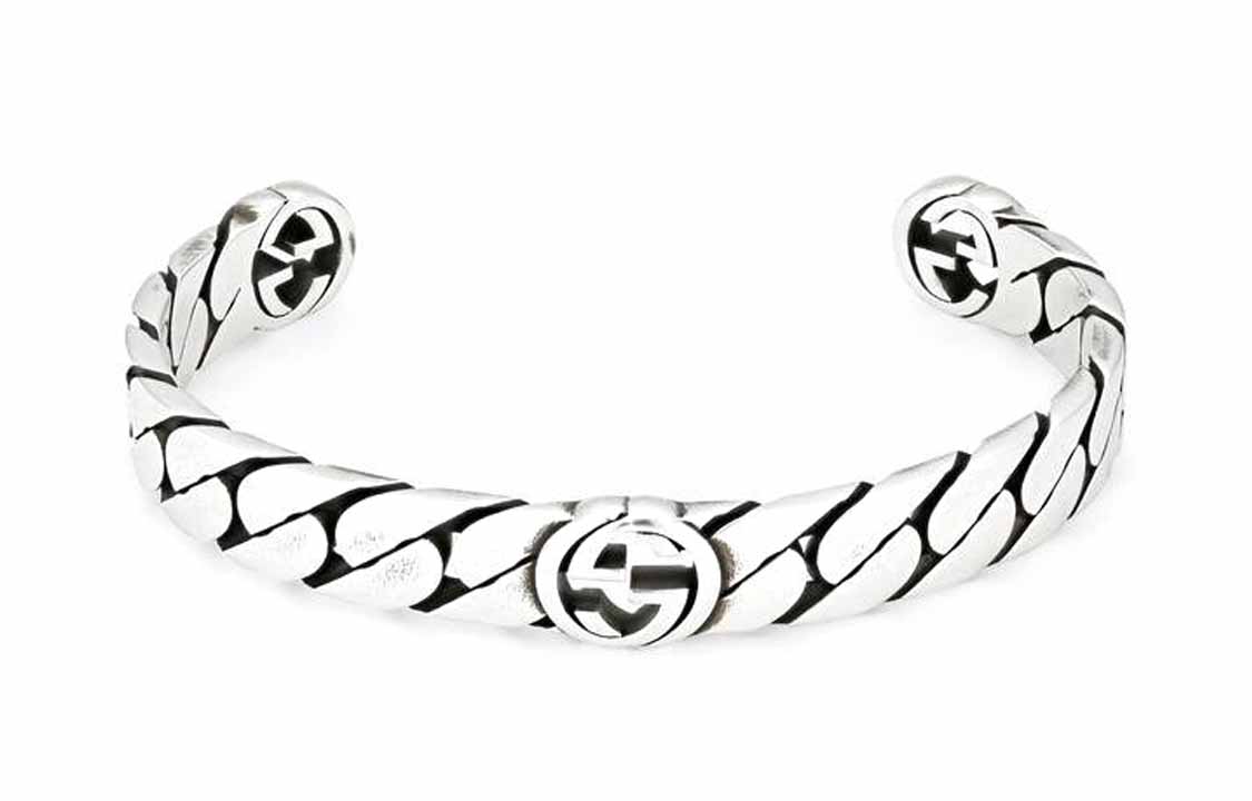 Lookbook Pulsera GUCCI Ancha Abierta con G entrelazada en Plata 925 Envejecida Unisex. 661528-J8400-0728