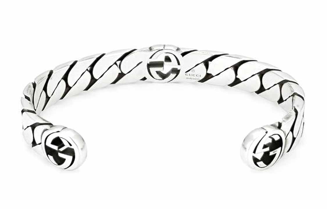 Shop Pulsera GUCCI Ancha Abierta con G entrelazada en Plata 925 Envejecida Unisex. 661528-J8400-0728