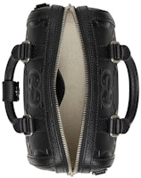 Gucci 巨型GG迷你手提包 黑色 Lookbook Gucci 巨型GG迷你手提包 黑色