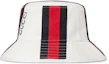 Lookbook Sombrero de Cubo GUCCI Logo Lona Unisex Estilo Pareja Blanco. 7885614HBAG