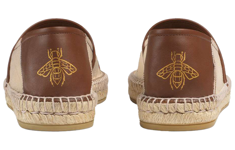 Shop グッチ ロゴ エスパドリーユ (ブラウン) 523203-9SJ10-9075