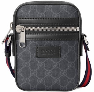 구찌 GG 수프림 메신저 블루/레드 웹 스몰 블랙
Buy 구찌 GG 수프림 메신저 블루/레드 웹 스몰 블랙