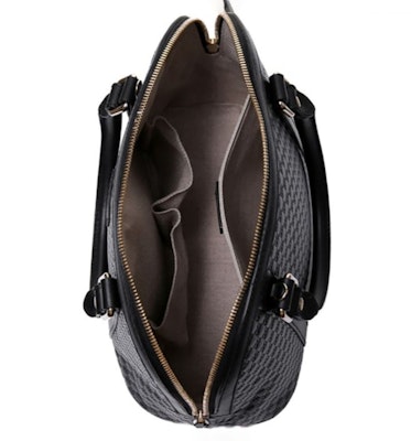 구찌 마이크로시마 돔 블랙 백 (43 characters)
Lookbook 구찌 마이크로시마 돔 블랙 백 (43 characters)