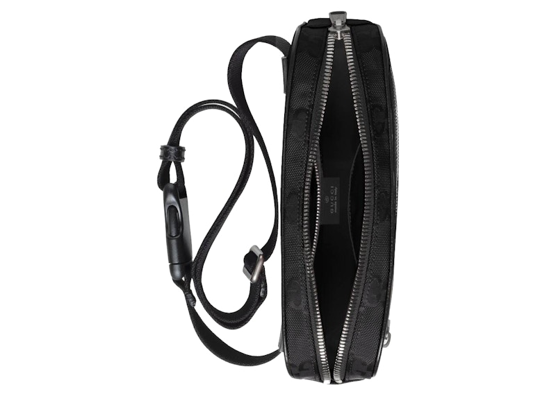Lookbook Tas Pinggang Gucci Off The Grid GG Hitam