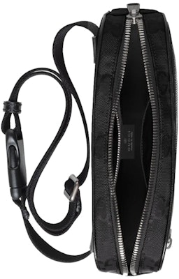 古驰Off The Grid GG黑色腰包 Lookbook 古驰Off The Grid GG黑色腰包