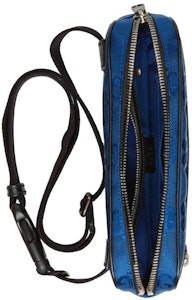 Tas Pinggang Gucci Off The Grid GG Biru Lookbook Tas Pinggang Gucci Off The Grid GG Biru