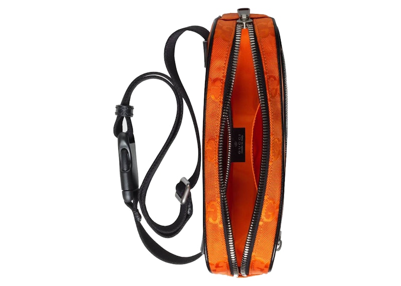 Lookbook Gucci Off The Grid Tas Pinggang GG Oranye
