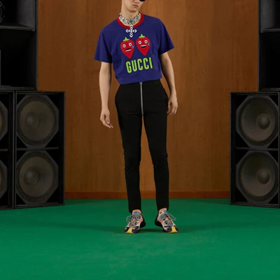 구찌 파블로 델시에로 SS22 딸기 로고 오버사이즈 유니섹스 티셔츠 블루 703439XJEI04409 Shop 구찌 파블로 델시에로 SS22 딸기 로고 오버사이즈 유니섹스 티셔츠 블루 703439XJEI04409