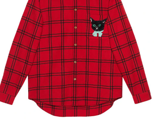 GUCCI Red Long-Sleeve Shirt with Cat Patch and Button-Down Collar. 663380-ZAHB1-6153 Sizing GUCCI Red Long-Sleeve Shirt with Cat Patch and Button-Down Collar. 663380-ZAHB1-6153
