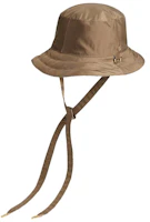 Shop Sombrero Reversible Gucci en Lona GG y Nylon Beige/Marrón