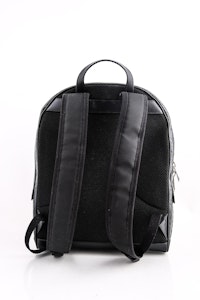 Mochila Gucci Signature GG Monograma Bolsillo Frontal/Relieve Negro Order Mochila Gucci Signature GG Monograma Bolsillo Frontal/Relieve Negro