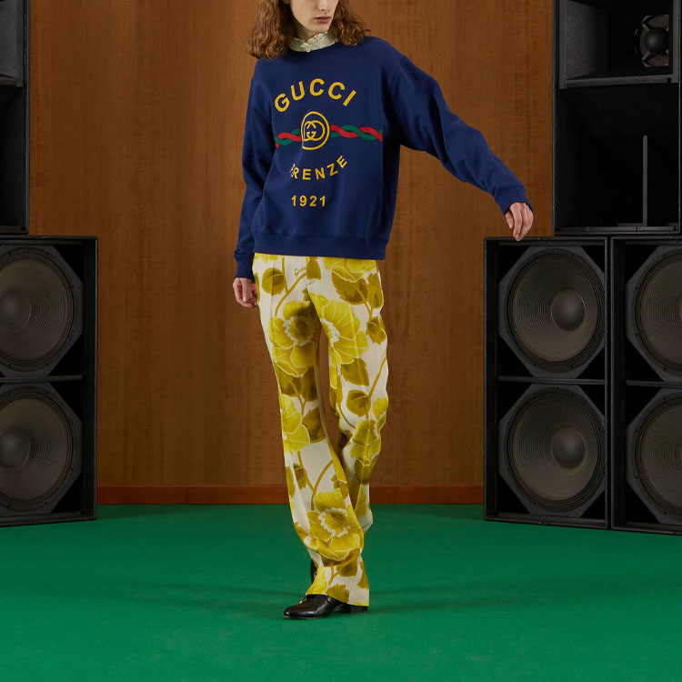 Shop GUCCI SS22 1921 Koleksi Logo Baju Crewneck Lengan Panjang Biru Lelaki 626990-XJD7O-4409