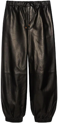 GUCCI SS23 Jogger Hitam Glossy Mid-Rise Elastis. 738235-XNAWX-1000 Buy GUCCI SS23 Jogger Hitam Glossy Mid-Rise Elastis. 738235-XNAWX-1000