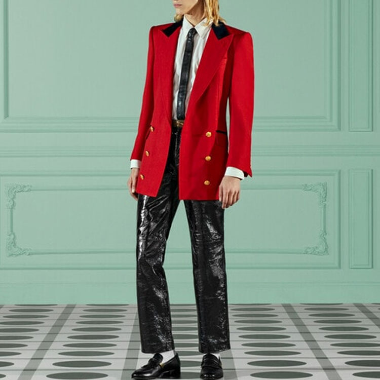 Lookbook Pantalones Casuales Negros Brillantes Rectos GUCCI SS23. 713493-XNATO-6275