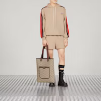 Lookbook Gucci SS23 Sudadera Khaki a Rayas con Logo Estampado 733972-XJFFB-9117