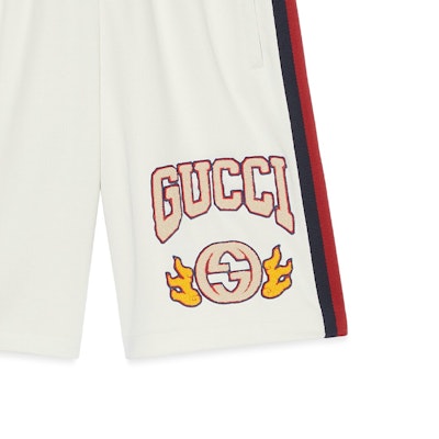 GUCCI SS24 Beige Shorts Lurus dengan Desain Patch Logo. 770910-XJGBW-9782 Details for GUCCI SS24 Beige Shorts Lurus dengan Desain Patch Logo. 770910-XJGBW-9782