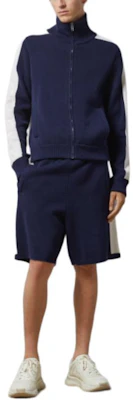 GUCCI SS24 Celana Pendek Biru Mid-Waist Straight-Leg dengan Logo Bordir. 770782-XKDOM-4492 Lookbook GUCCI SS24 Celana Pendek Biru Mid-Waist Straight-Leg dengan Logo Bordir. 770782-XKDOM-4492