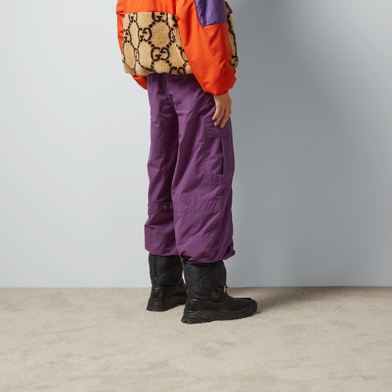 Shop Pantalones Cargo Rectos Color Sólido GUCCI SS24 para Hombre. 757256-ZAPRL-5206