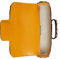 Gucci x 阿迪达斯 Horsebit 1955 黄黑色单肩包 Lookbook Gucci x 阿迪达斯 Horsebit 1955 黄黑色单肩包