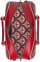 古驰 x 阿迪达斯 大号红色旅行袋 Lookbook 古驰 x 阿迪达斯 大号红色旅行袋