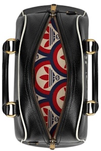 Gucci x adidas 黑色迷你圓筒包 Lookbook Gucci x adidas 黑色迷你圓筒包