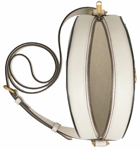 구찌 x 아디다스 오피디아 숄더백 화이트/블랙
Lookbook 구찌 x 아디다스 오피디아 숄더백 화이트/블랙